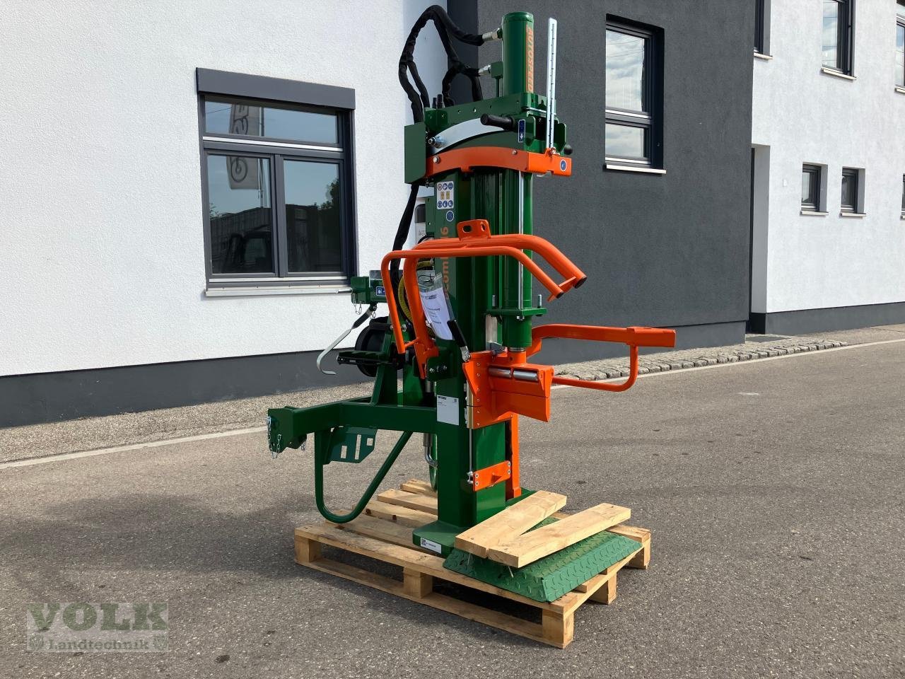 Holzspalter des Typs Posch HydroCombi 16 t, Neumaschine in Friedberg-Derching (Bild 2)