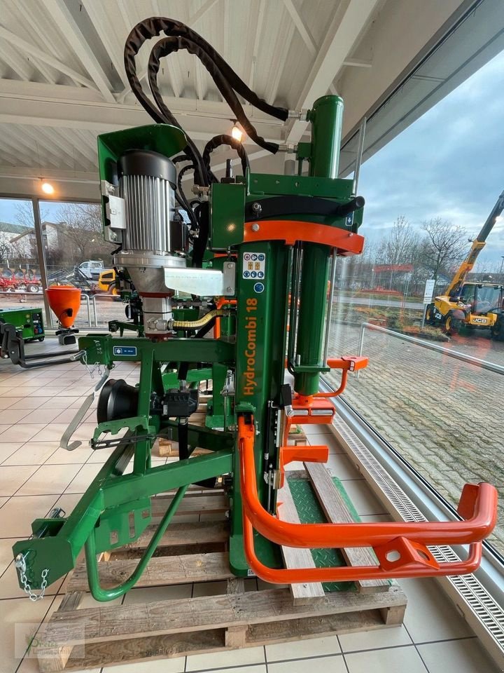 Holzspalter des Typs Posch HydroCombi 18, Neumaschine in Bad Kötzting (Bild 1)