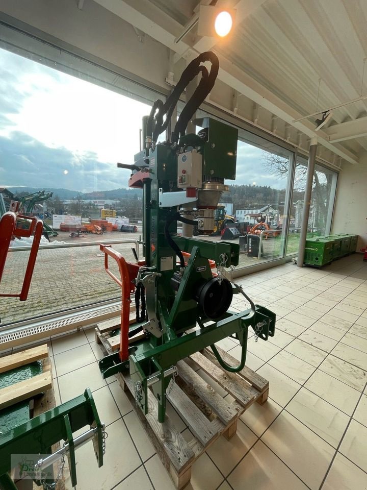 Holzspalter des Typs Posch HydroCombi 18, Neumaschine in Bad Kötzting (Bild 4)