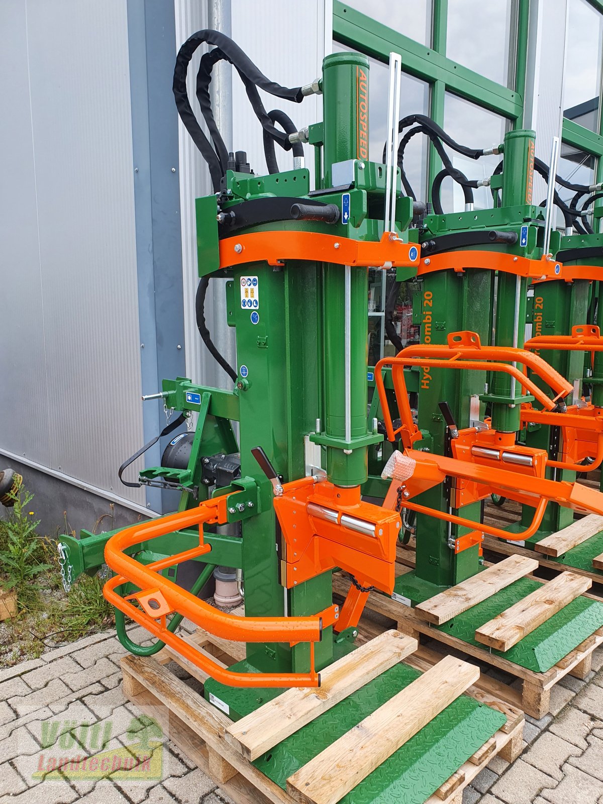 Holzspalter of the type Posch HydroCombi 18, Neumaschine in Hutthurm bei Passau (Picture 1)