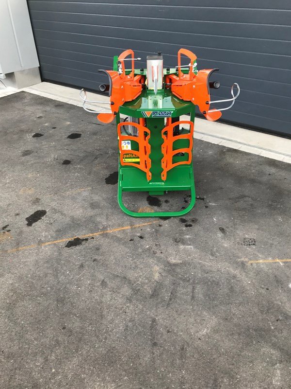 Holzspalter des Typs Posch SpaltAxt 6, Neumaschine in Henau (Bild 1)