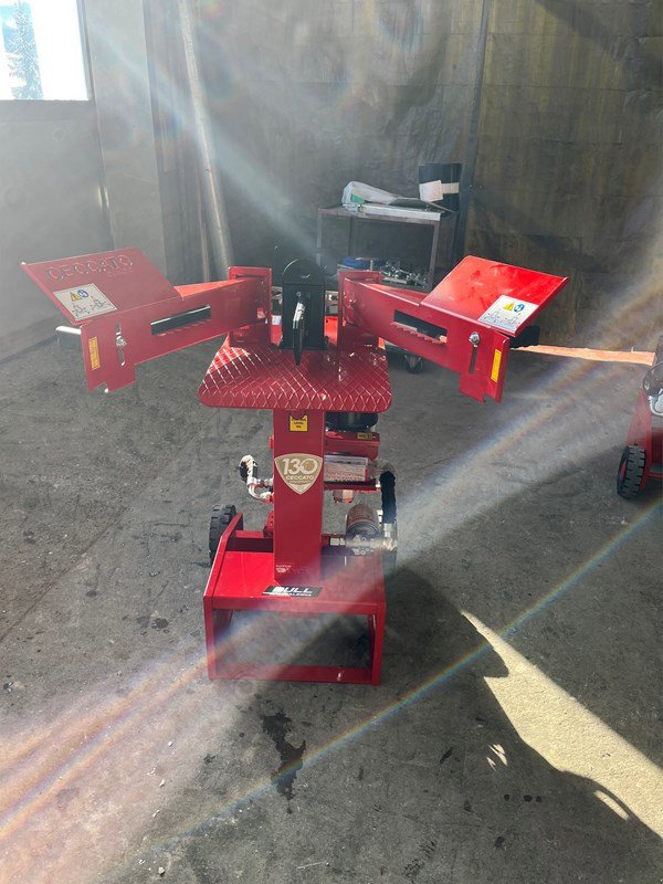 Holzspalter typu Sonstige 8T, Neumaschine v Helgisried (Obrázek 3)