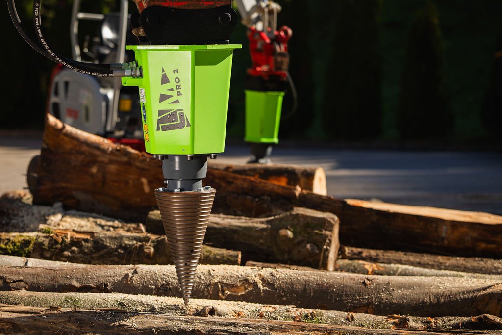 Holzspalter des Typs Sonstige Kegelspalter Bagger Erdbohrer PRO 2 1.100 ccm 65 Kw Holzkegel 260 x 500 mm, Neumaschine in Ingolstadt (Bild 2)