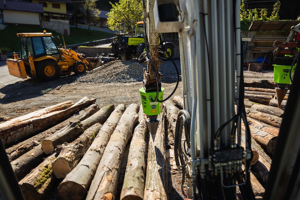 Holzspalter des Typs Sonstige Kegelspalter Bagger Erdbohrer PRO 2 1.100 ccm 65 Kw Holzkegel 260 x 500 mm, Neumaschine in Ingolstadt (Bild 4)