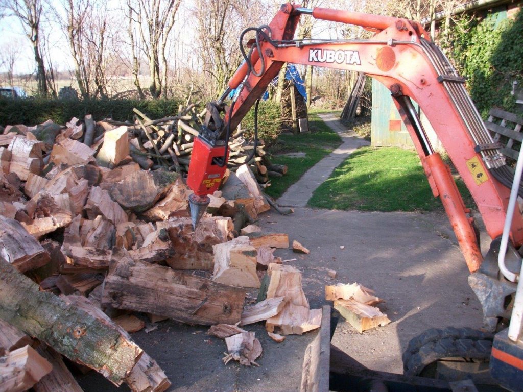 Holzspalter des Typs Sonstige Kegelspalter Holzspalter Bagger 315 ccm Ölmotor 25 Kw 1.750 Nm, Neumaschine in Ingolstadt (Bild 3)