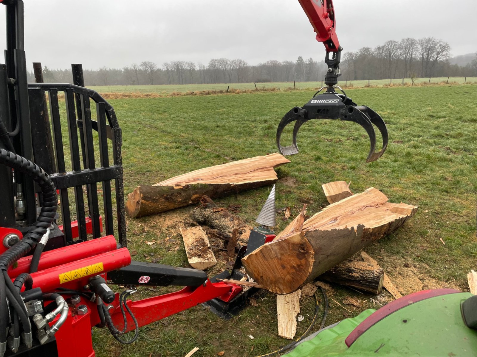 Holzspalter typu Sonstige Kegelspalter Traktor Modell 800 ccm mit Konsole für Rückewagen, Neumaschine v Ingolstadt (Obrázek 2)