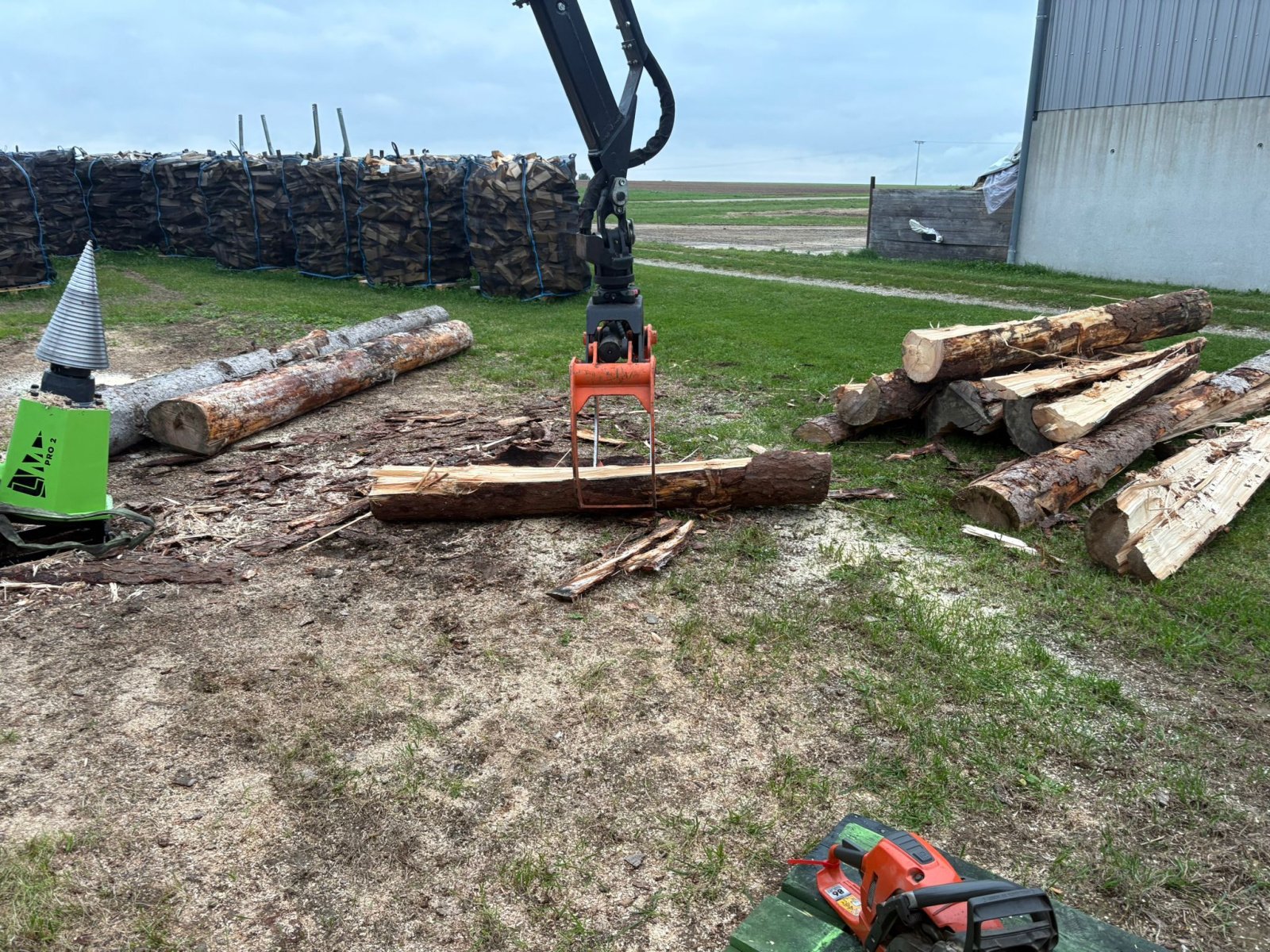 Holzspalter typu Sonstige Kegelspalter Traktor Modell 800 ccm mit Konsole für Rückewagen, Neumaschine v Ingolstadt (Obrázek 3)
