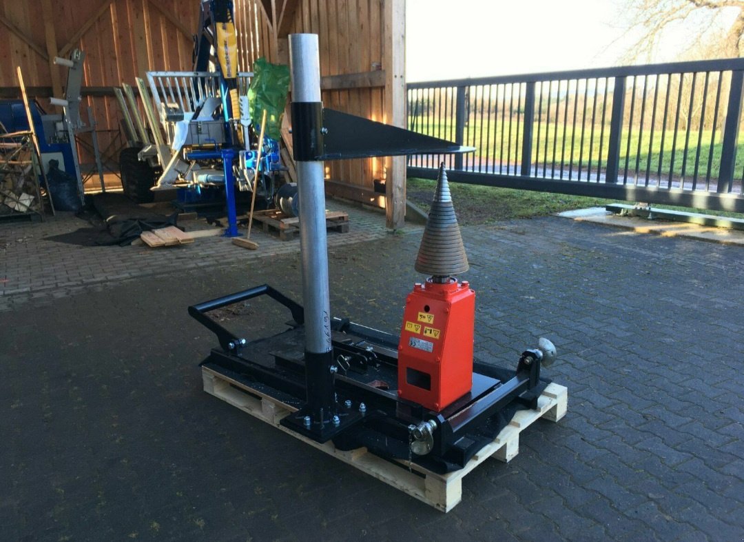 Holzspalter typu Sonstige Kegelspalter Traktor Modell 800 ccm mit Konsole für Rückewagen, Neumaschine v Ingolstadt (Obrázek 5)
