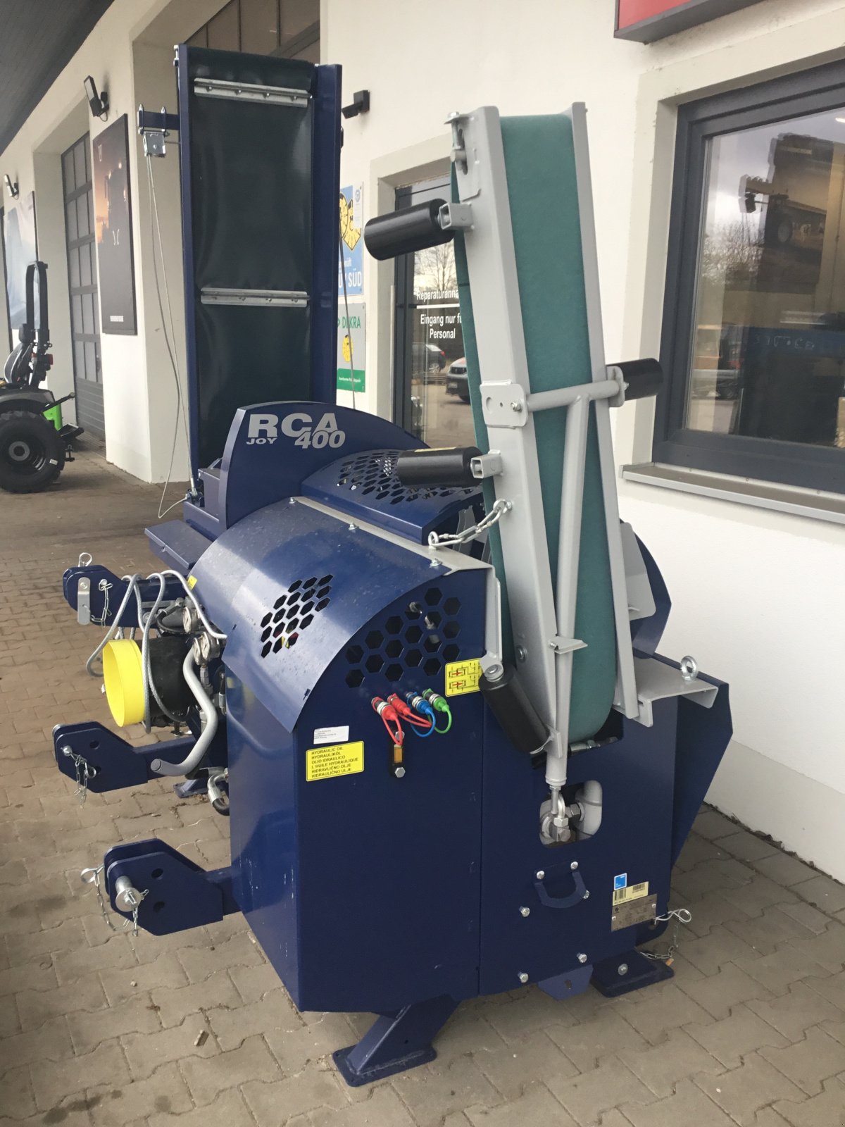 Holzspalter des Typs Tajfun RCA 400 Joy, Neumaschine in Deggendorf (Bild 2)