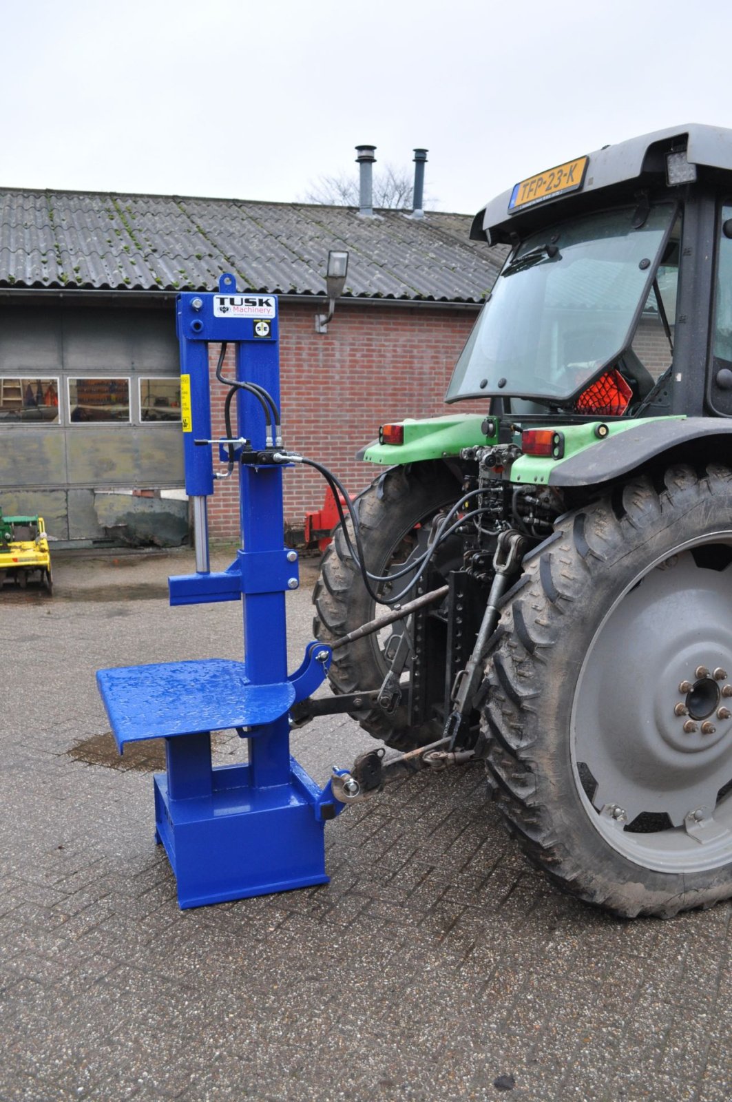 Holzspalter des Typs Tusk Houtklover 14L 600, Neumaschine in Voorst (Bild 5)