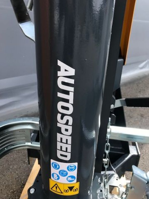 Holzspalter of the type Uniforest Holzspalter Titanium 27CD Zapfwelle 26to, Neumaschine in Tamsweg (Picture 11)