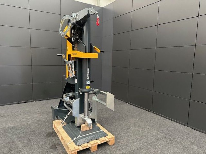 Holzspalter of the type Uniforest Holzspalter Titanium 27CD Zapfwelle, Funkwinde, Neumaschine in Tamsweg (Picture 3)