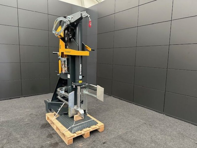 Holzspalter of the type Uniforest Holzspalter Titanium 27CD Zapfwelle, Funkwinde, Neumaschine in Tamsweg (Picture 1)