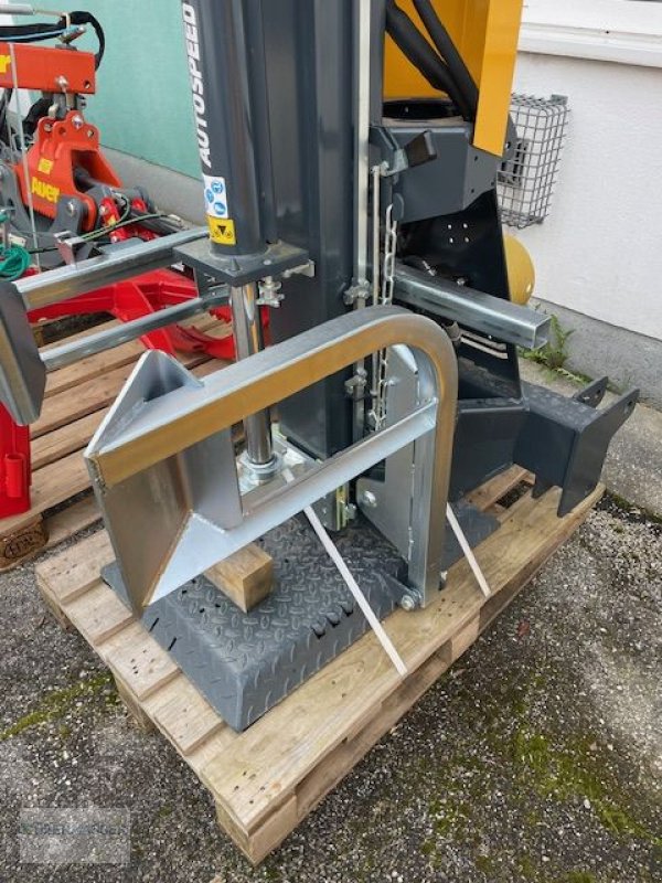 Holzspalter des Typs Uniforest Titanium 14, Neumaschine in Freistadt (Bild 1)