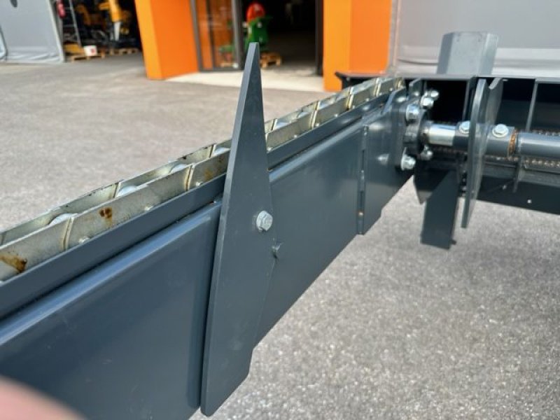 Holzspalter des Typs Uniforest Zuführtisch DM 4000/2 TR H Fahrwerk Spaltautomat, Neumaschine in Tamsweg (Bild 7)