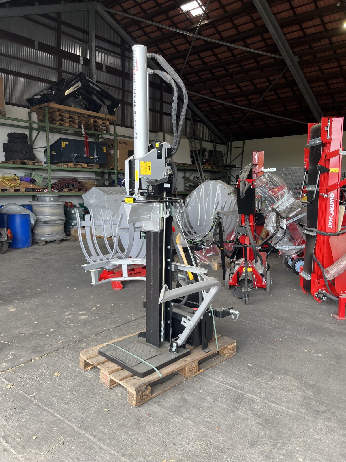 Holzspalter des Typs Unterreiner VPF16 eco Line Black Edition, Neumaschine in Hagenbüchach (Bild 2)