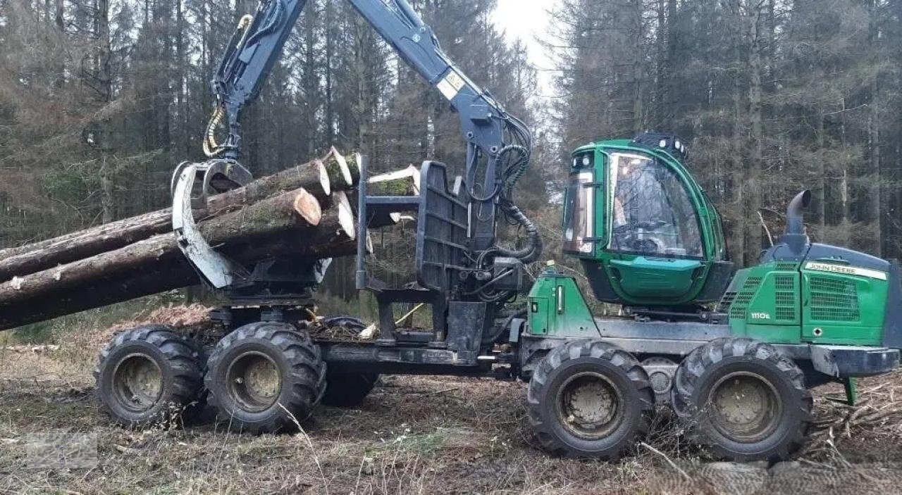 Holzvollernter typu John Deere 1110 E, Gebrauchtmaschine v Pragsdorf (Obrázek 1)