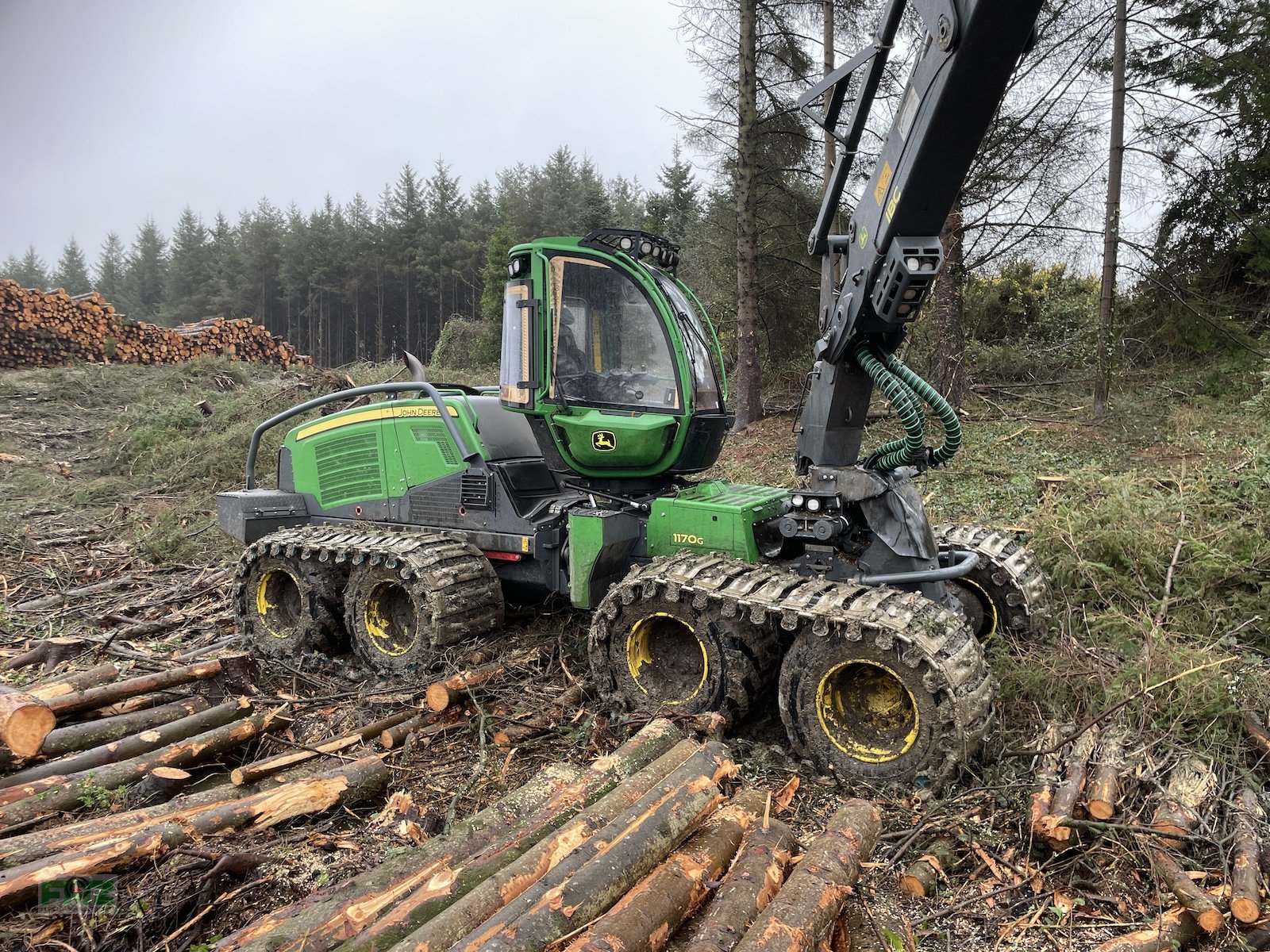 Holzvollernter des Typs John Deere 1170G 8WD, Gebrauchtmaschine in Leinburg (Bild 3)