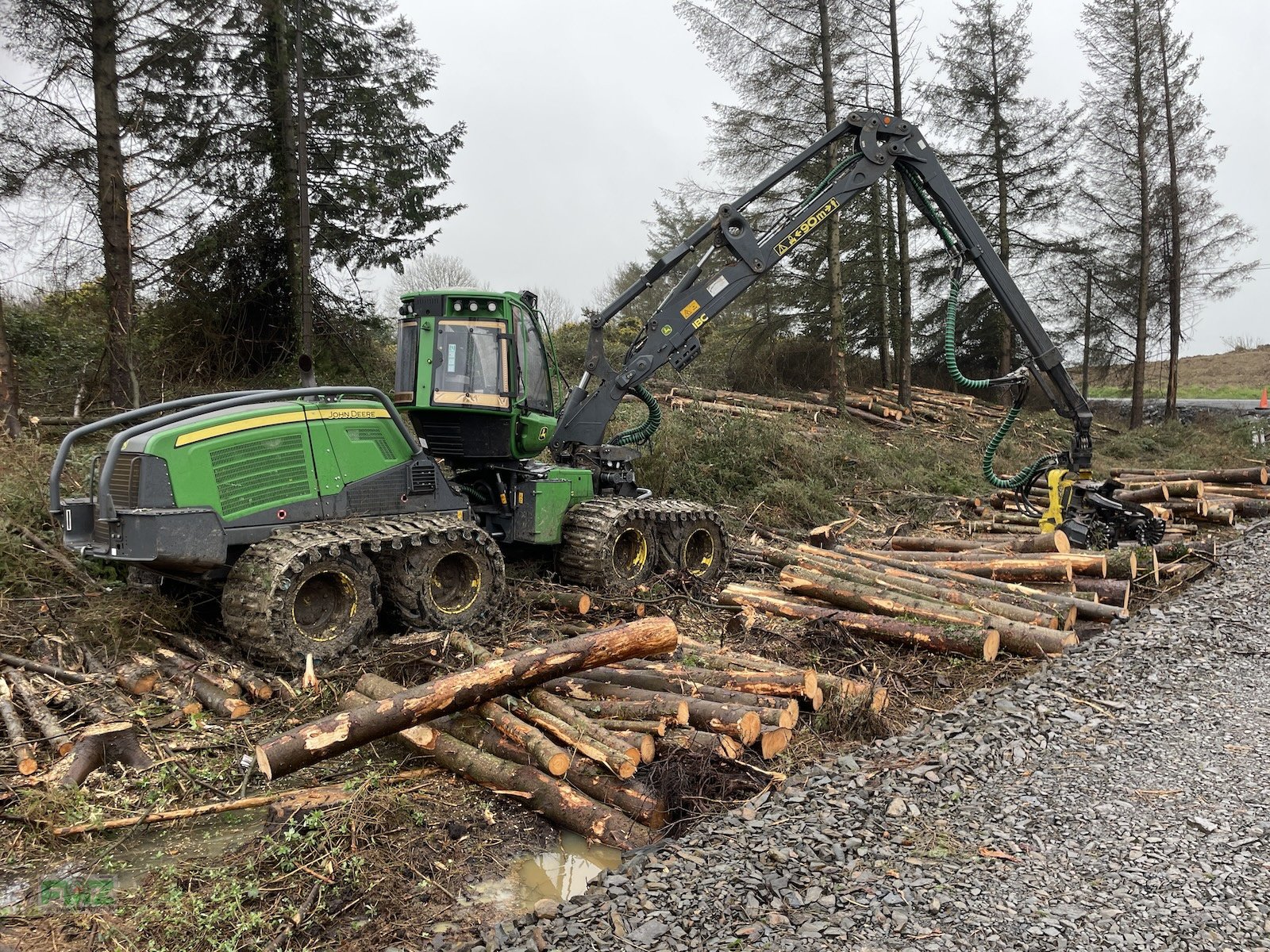 Holzvollernter des Typs John Deere 1170G 8WD, Gebrauchtmaschine in Leinburg (Bild 4)