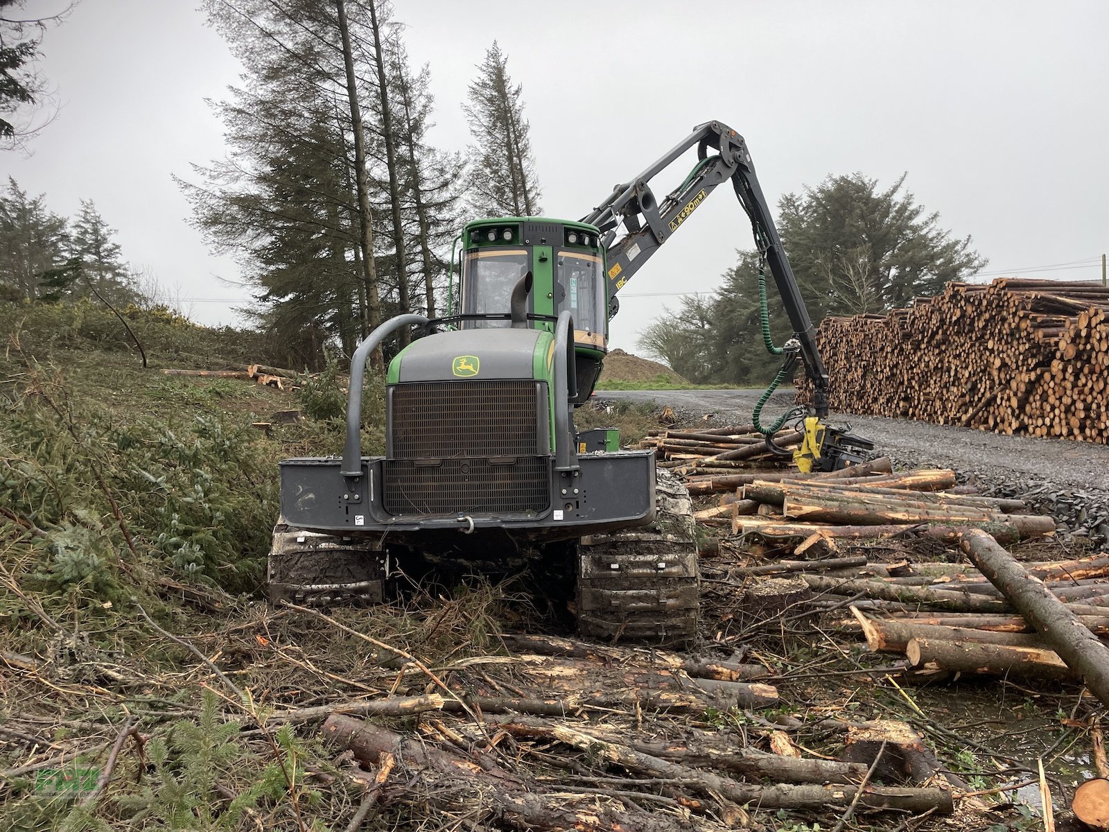 Holzvollernter des Typs John Deere 1170G 8WD, Gebrauchtmaschine in Leinburg (Bild 8)