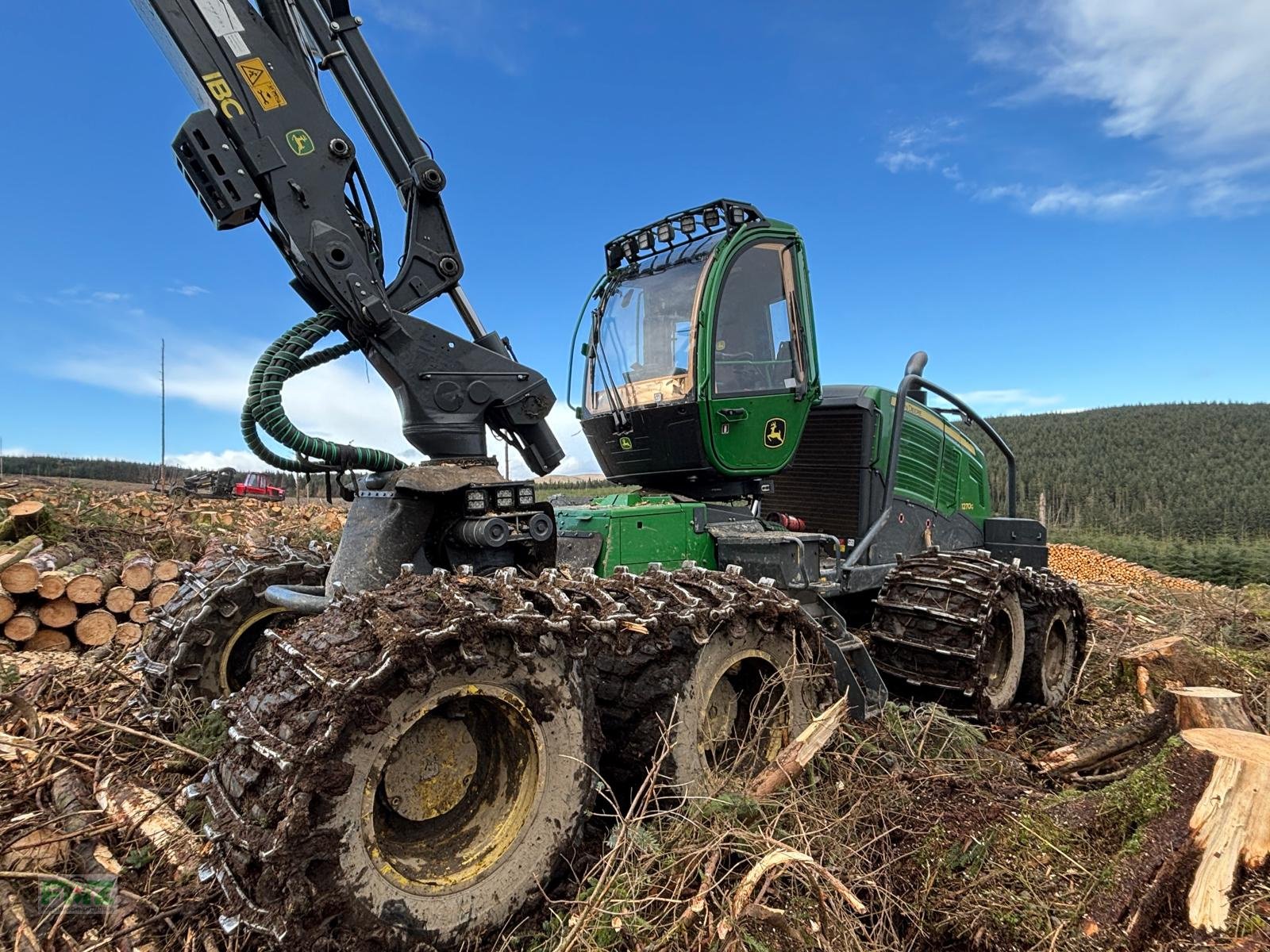 Holzvollernter des Typs John Deere 1270G 8WD, Gebrauchtmaschine in Leinburg (Bild 1)