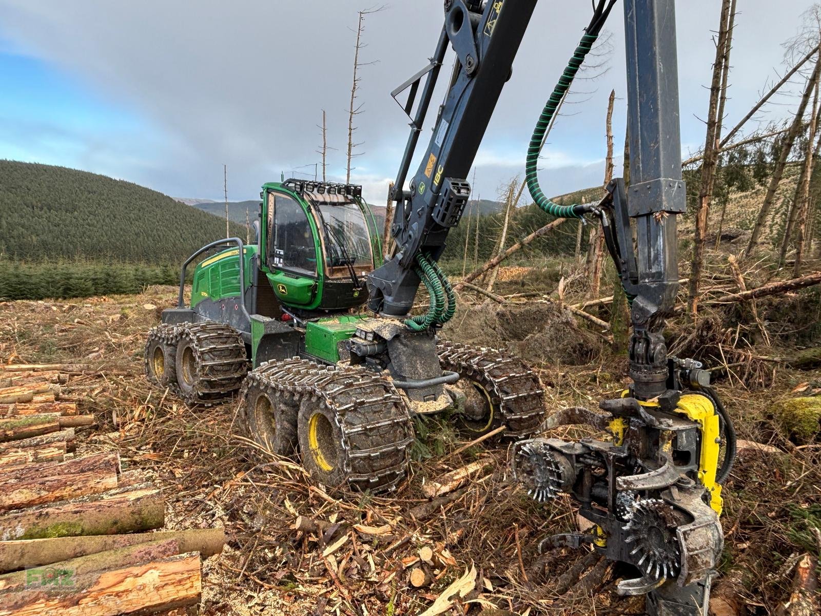 Holzvollernter des Typs John Deere 1270G 8WD, Gebrauchtmaschine in Leinburg (Bild 3)