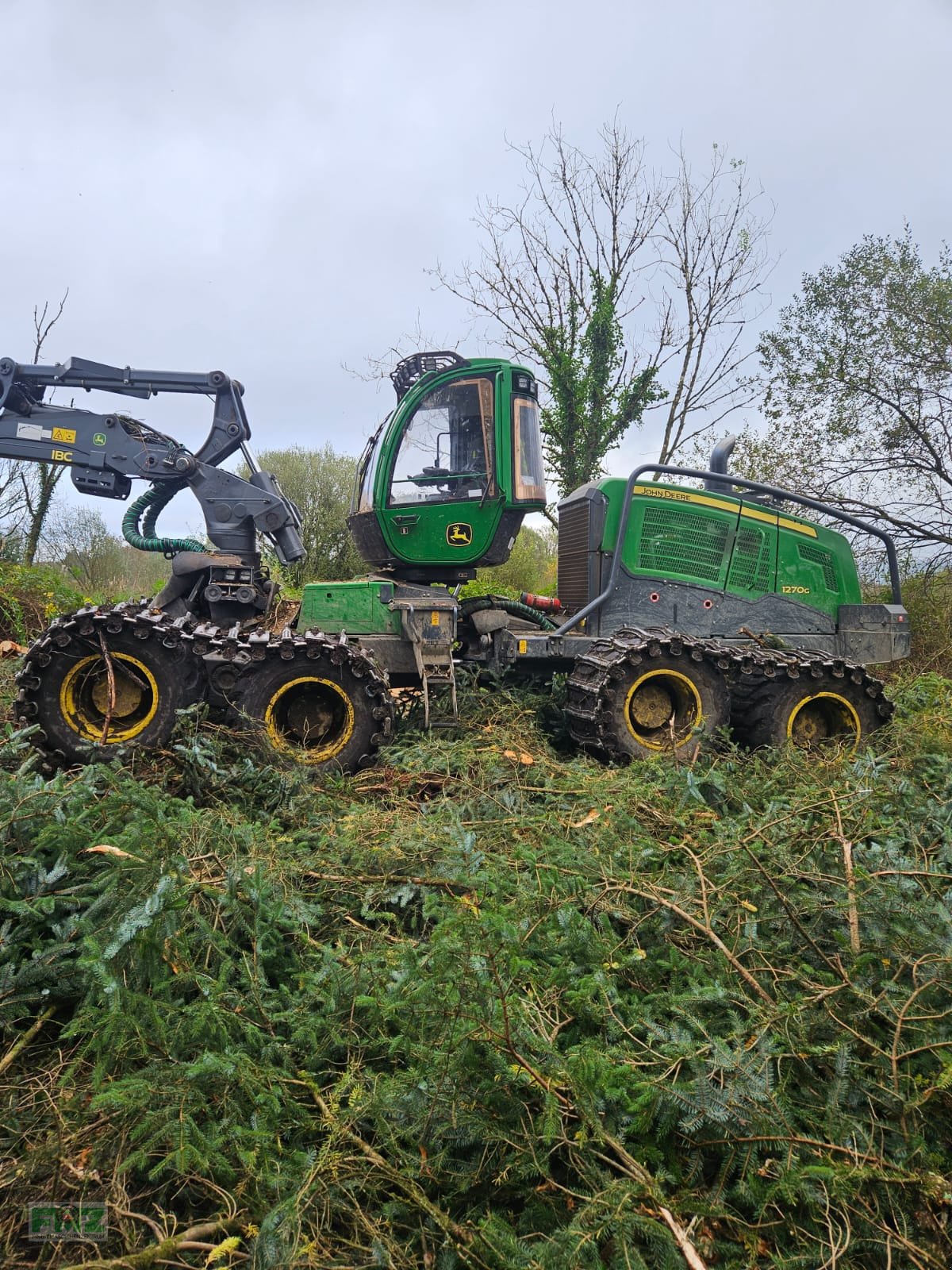 Holzvollernter des Typs John Deere 1270G 8WD, Gebrauchtmaschine in Leinburg (Bild 3)