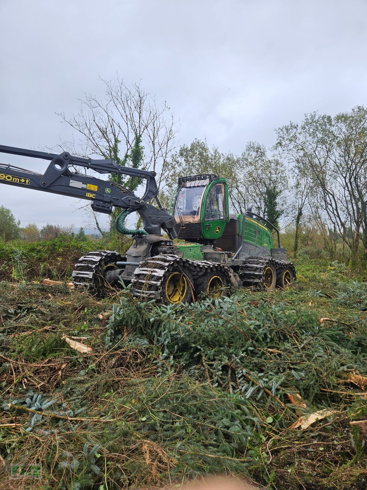 Holzvollernter des Typs John Deere 1270G 8WD, Gebrauchtmaschine in Leinburg (Bild 4)