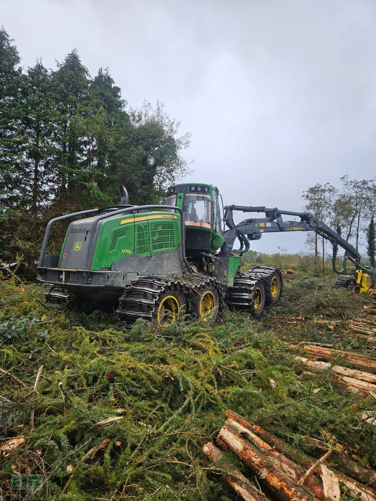 Holzvollernter des Typs John Deere 1270G 8WD, Gebrauchtmaschine in Leinburg (Bild 8)