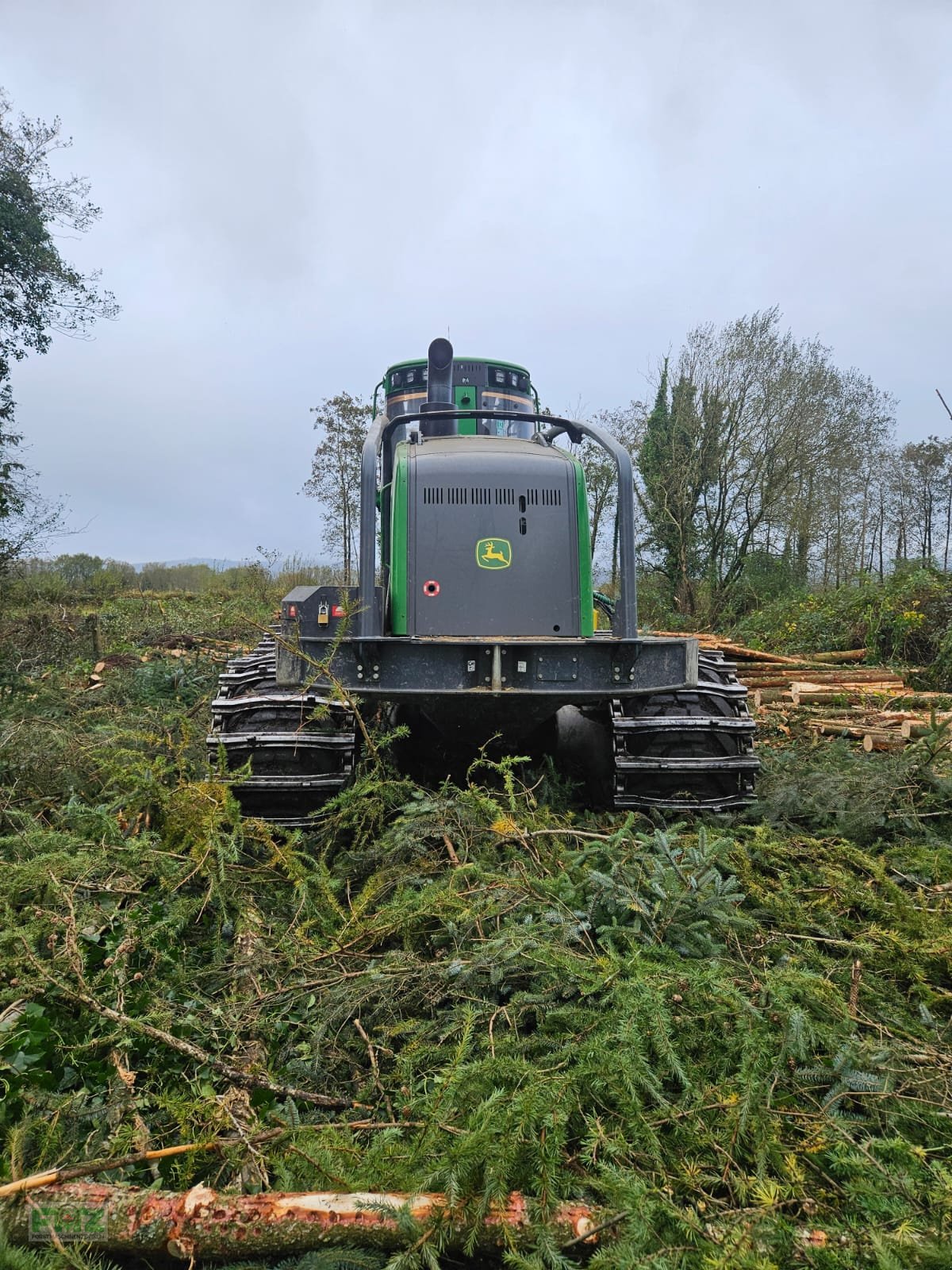 Holzvollernter des Typs John Deere 1270G 8WD, Gebrauchtmaschine in Leinburg (Bild 9)