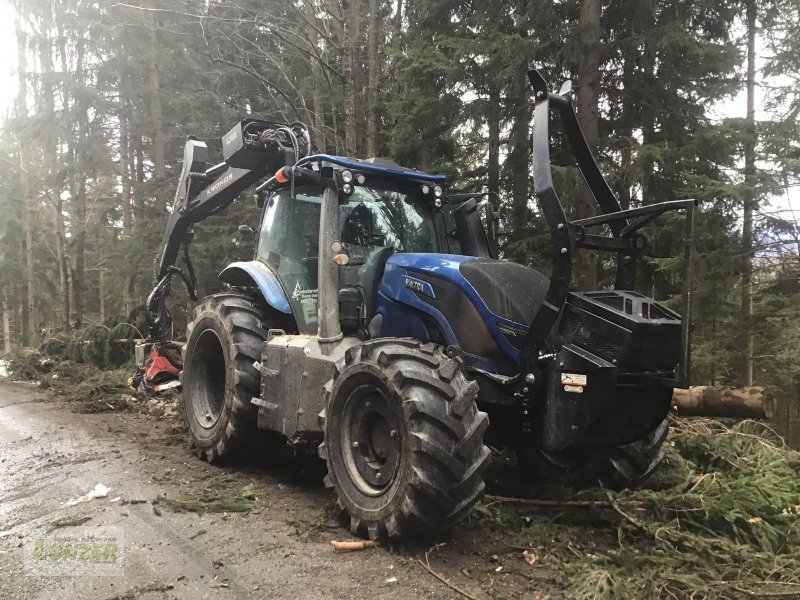 Holzvollernter tipa Nisula 500 H mit Valtra T174D, Gebrauchtmaschine u Kaumberg