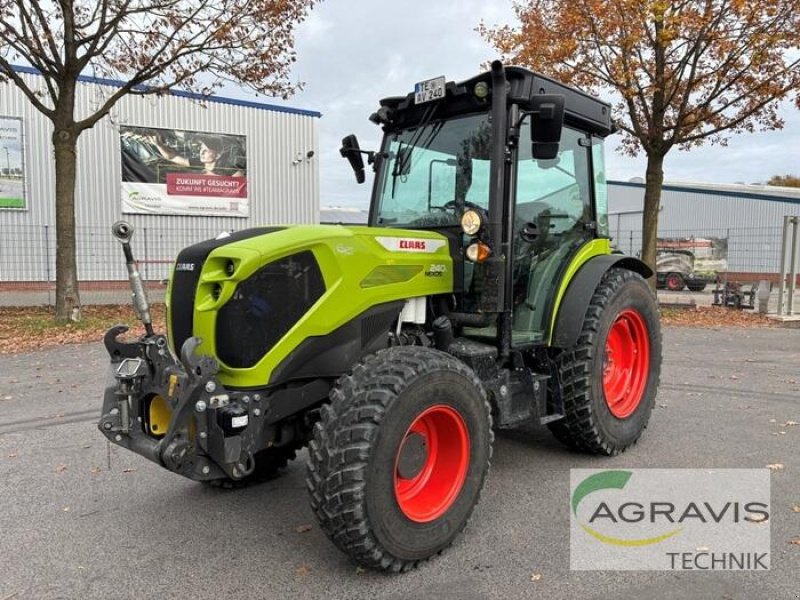 Hopfentraktor des Typs CLAAS NEXOS 240 L, Vorführmaschine in Meppen-Versen (Bild 1)