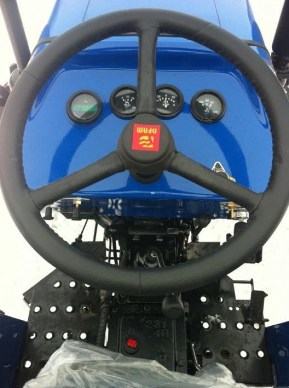 Hopfentraktor des Typs Dong Feng DF 244DL, Neumaschine in Київ (Bild 3)