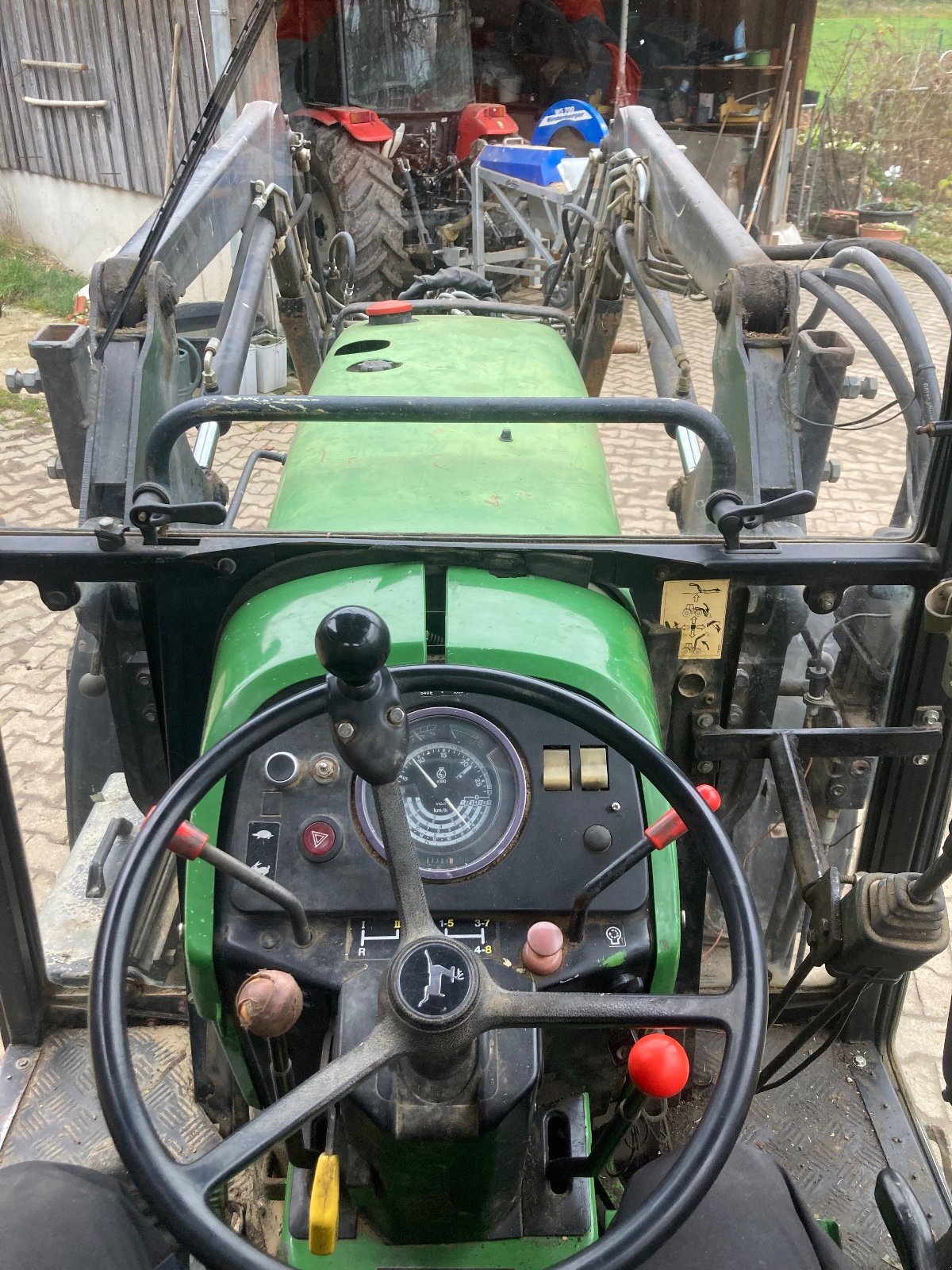Hopfentraktor des Typs John Deere 2850 N, Gebrauchtmaschine in kirchdorf (Bild 2)