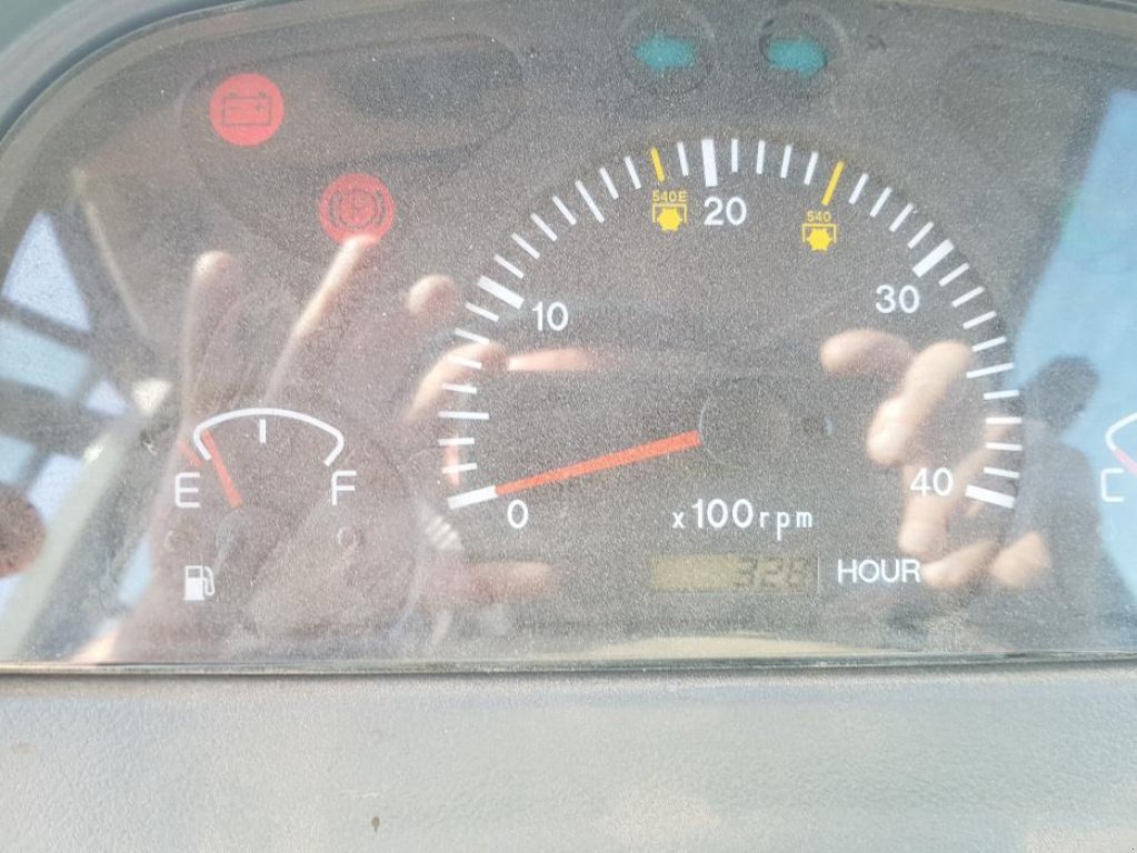 Hopfentraktor des Typs Kioti NX4510C, Neumaschine in Київ (Bild 4)