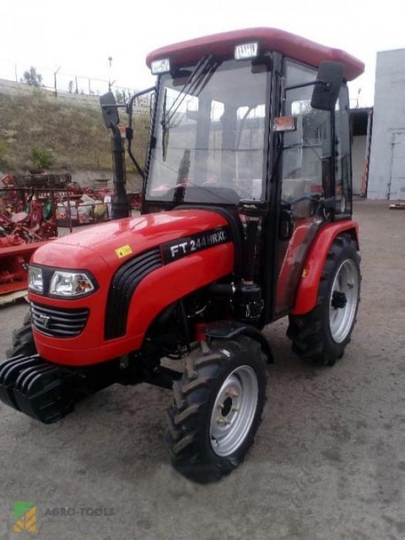 Hopfentraktor des Typs LOVOL Lovol FT 244 HRXC, Neumaschine in Київ (Bild 1)