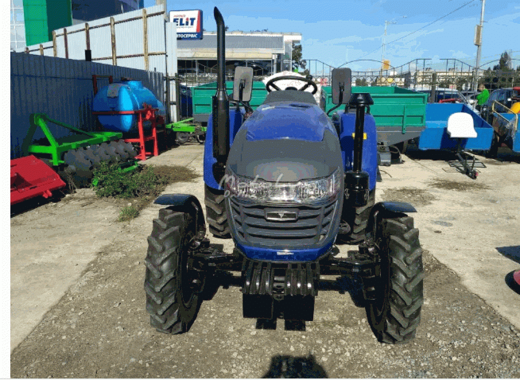 Hopfentraktor des Typs LOVOL Lovol FT 244HXN, Neumaschine in Мукачево (Bild 3)