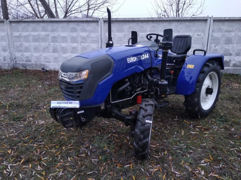 Hopfentraktor del tipo LOVOL TE 244, Neumaschine In Вишневе (Immagine 1)