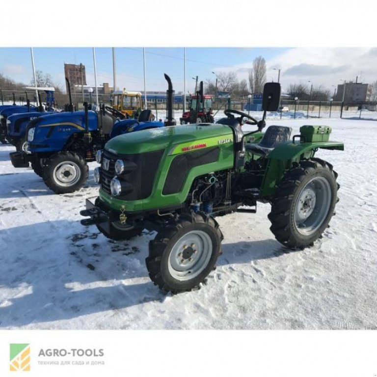 Hopfentraktor des Typs Zoomlion RF-244A, Neumaschine in Київ (Bild 1)