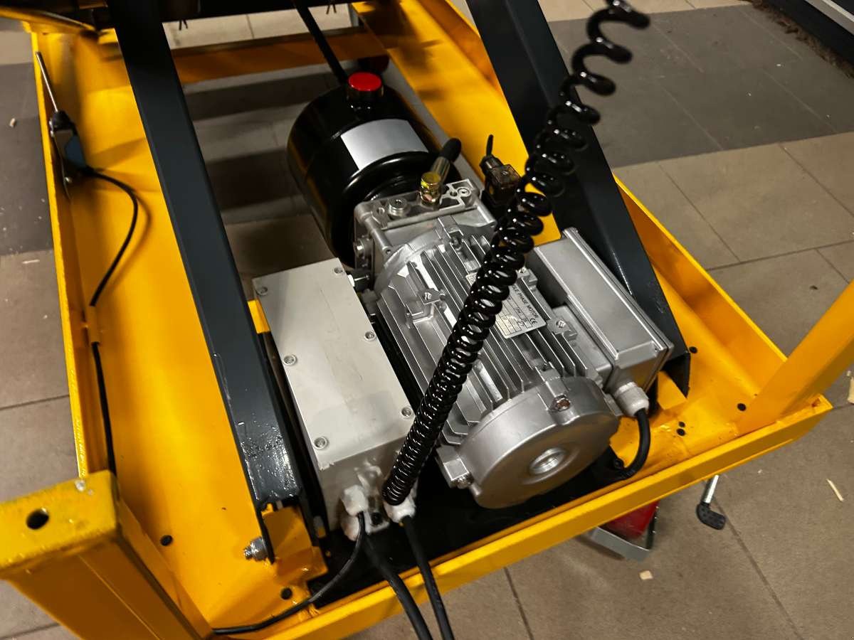 Hubgerüst of the type schieder Mobiler Scheren-Hubtisch 1.000 kg  3.000 mm Hubhöhe  AKTION, Neumaschine in mixnitz (Picture 4)