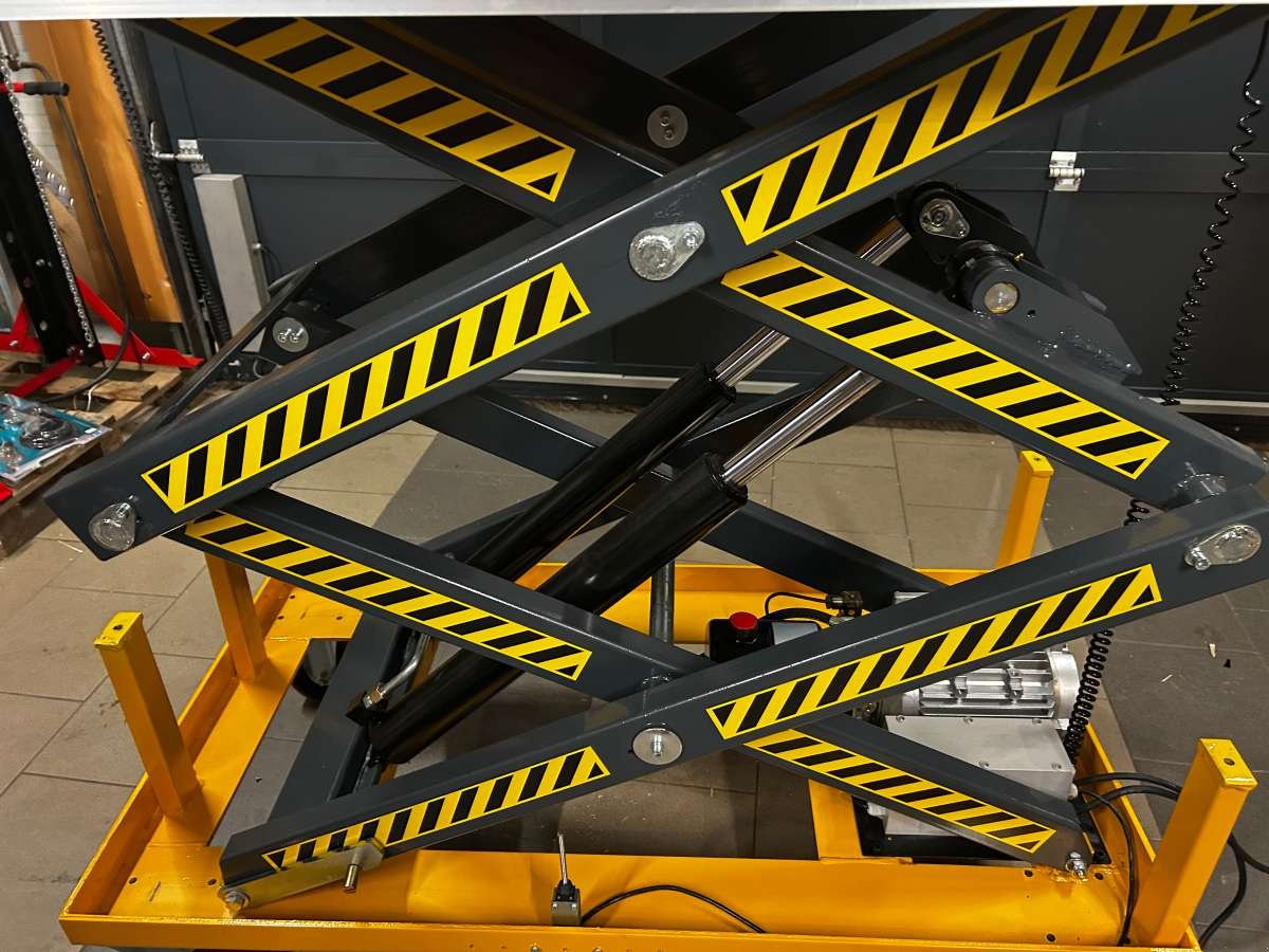 Hubgerüst of the type schieder Mobiler Scheren-Hubtisch 1.000 kg  3.000 mm Hubhöhe  AKTION, Neumaschine in mixnitz (Picture 8)