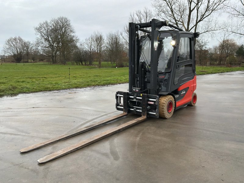 Hubmaststapler typu Linde E 25, Gebrauchtmaschine v Ardooie