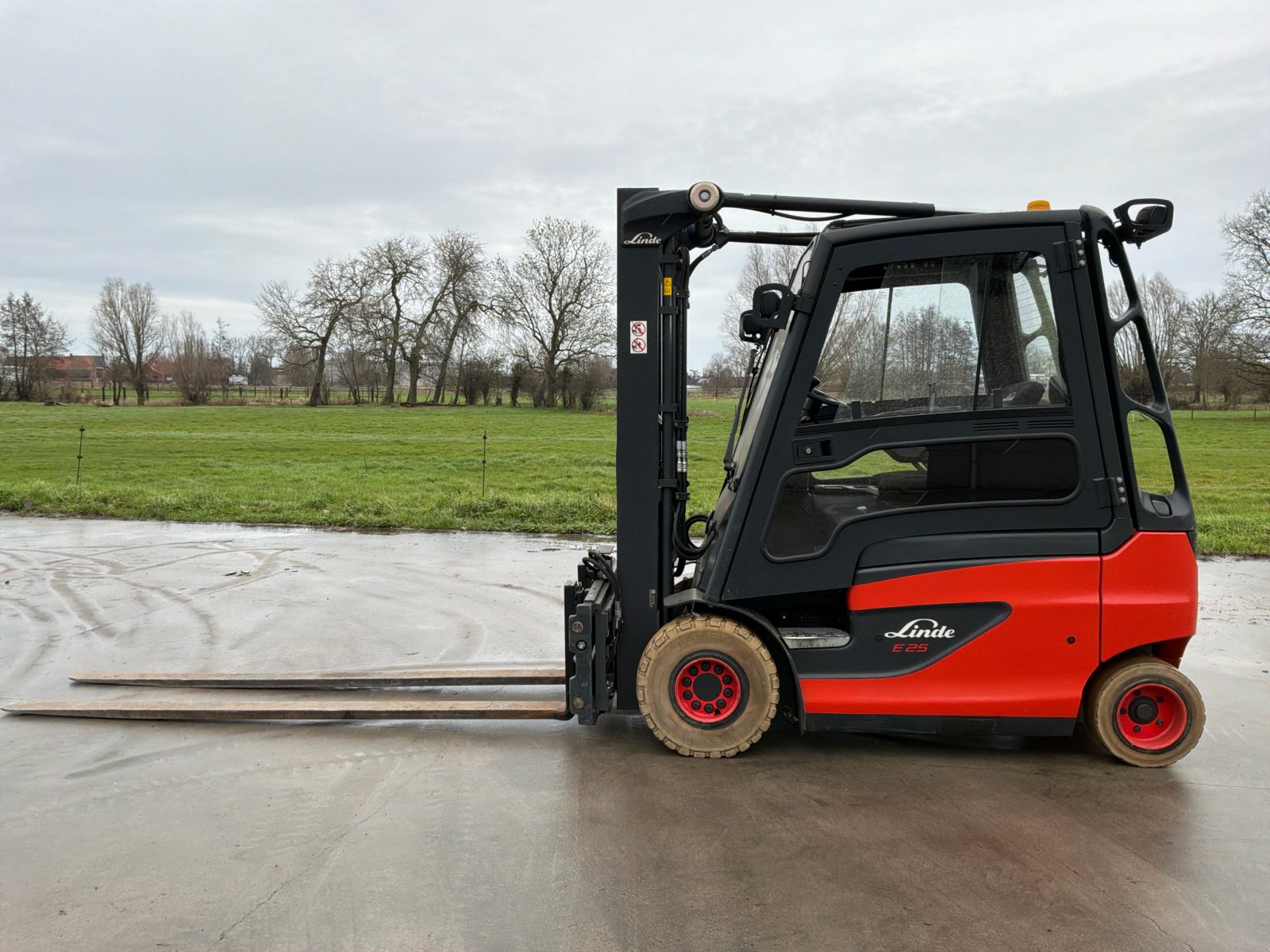 Hubmaststapler typu Linde E 25, Gebrauchtmaschine v Ardooie (Obrázek 8)