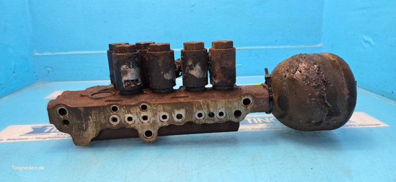 Hydraulik typu CLAAS Axion 810, Gebrauchtmaschine v Hemmet (Obrázek 2)