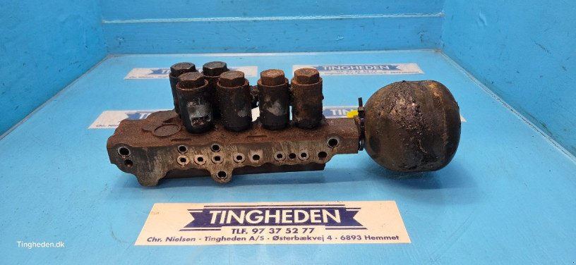 Hydraulik typu CLAAS Axion 810, Gebrauchtmaschine v Hemmet (Obrázek 1)