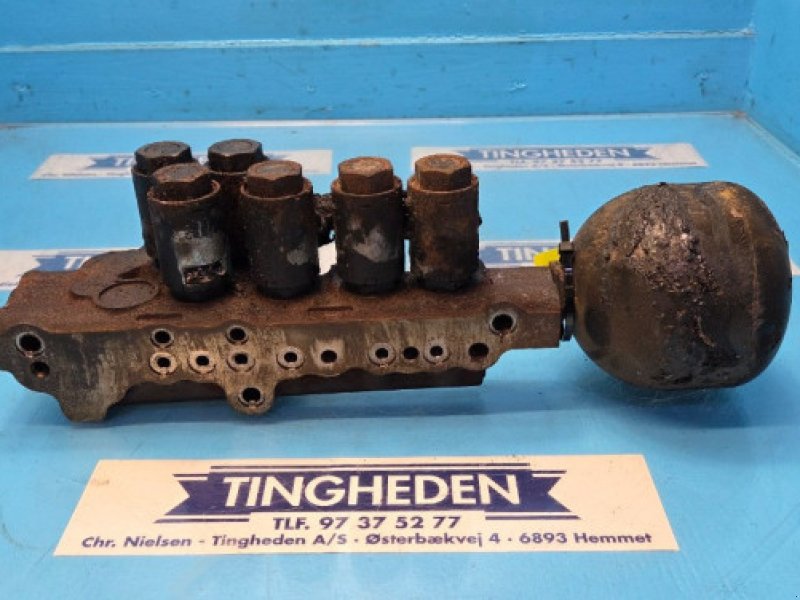 Hydraulik des Typs CLAAS Axion 810, Gebrauchtmaschine in Hemmet (Bild 1)