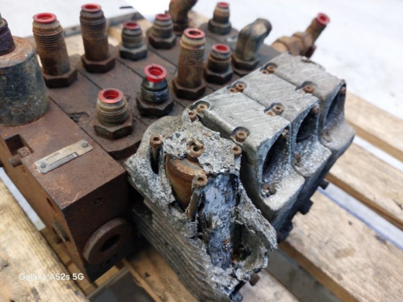 Hydraulik typu CLAAS Axion 840, Gebrauchtmaschine v Hemmet (Obrázek 11)