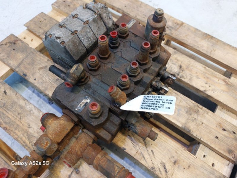 Hydraulik typu CLAAS Axion 840, Gebrauchtmaschine v Hemmet (Obrázek 5)