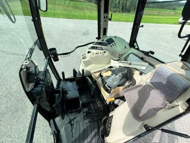 Kabine des Typs Sonstige Kabine zu MF-Serie 5000, Gebrauchtmaschine in NATTERNBACH (Bild 9)