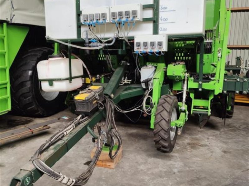 Kartoffellegemaschine tip AVR UH 3744 Gødning + bejdsesystem, Gebrauchtmaschine in Bording (Poză 1)